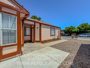2940 Twin Creeks Ln in Rocklin, CA - Building Photo - Building Photo