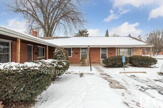4231 Harvest Ln in Toledo, OH - Building Photo - Building Photo