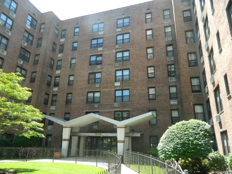 814 Tilden St in Bronx, NY - Building Photo