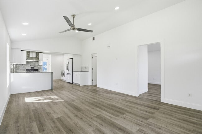 property at 4929 Creekmont Dr