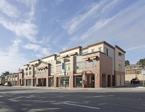 131 Lighthouse Ave in Monterey, CA - Building Photo - Building Photo