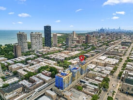 1122 W Catalpa Ave, Unit 703 in Chicago, IL - Building Photo