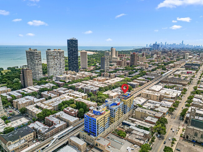 property at 1122 W Catalpa Ave