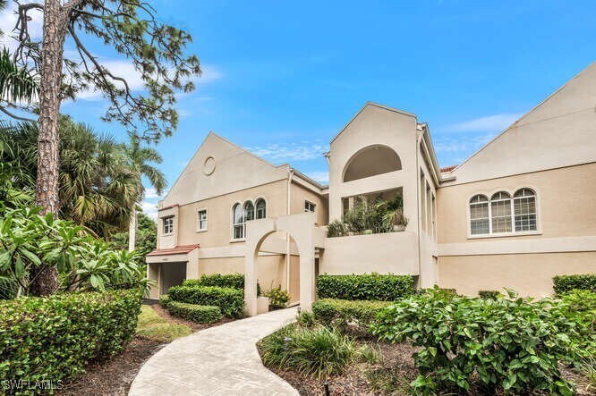 4402 Yacht Harbor Dr in Naples, FL - Building Photo