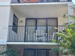 10131 W Sunrise Blvd, Unit 204 in Plantation, FL - Building Photo - Building Photo