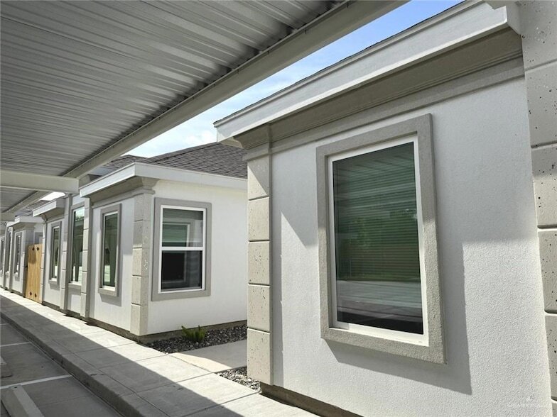 740 N Alamo Rd, Unit 5 in Alamo, TX - Building Photo