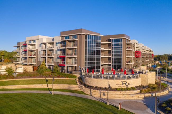 River Vista in Wichita, KS - Foto de edificio - Building Photo