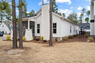 560 Wellers Way in Southern Pines, NC - Foto de edificio - Building Photo