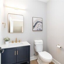 162 Pointe Dr in Northbrook, IL - Building Photo - Building Photo