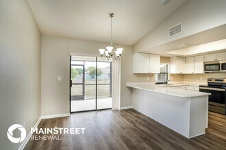 2216 SE 6th Ln in Cape Coral, FL - Foto de edificio - Building Photo