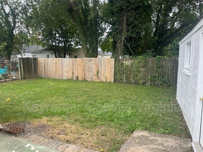 1026 43rd St in Newport News, VA - Building Photo - Building Photo