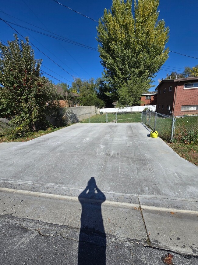property at 4624 S Meadow Rd