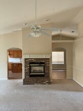 1087 W Julia Way in Hanford, CA - Building Photo - Building Photo