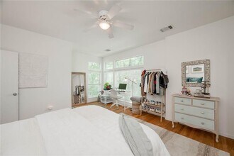 708 E 45th St in Austin, TX - Building Photo - Building Photo