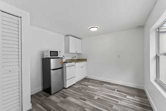 513 Franklin Rd in West Palm Beach, FL - Building Photo - Building Photo