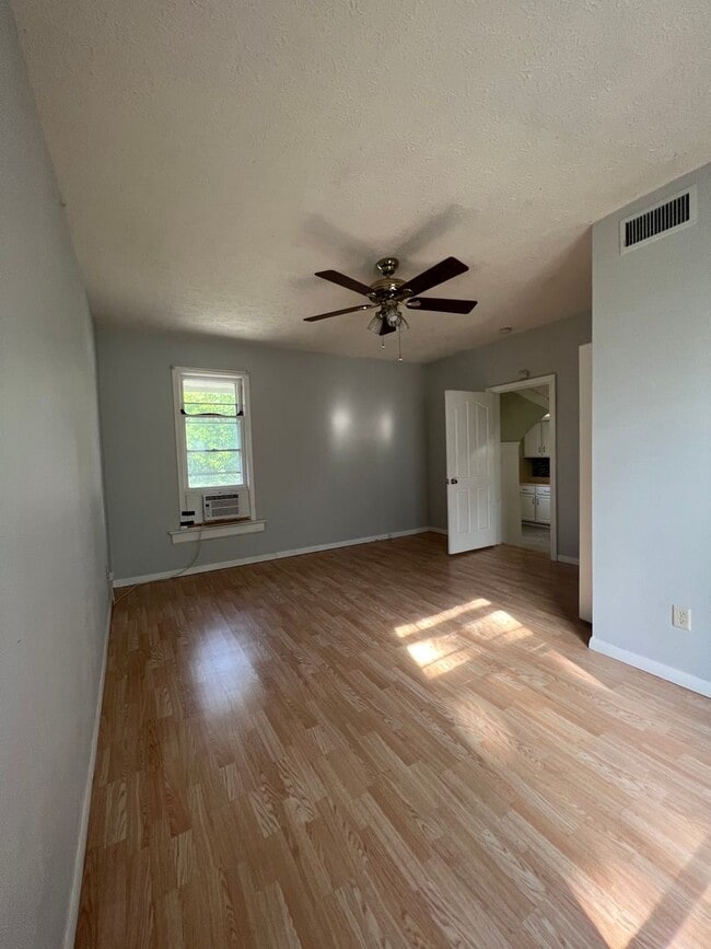 property at 916 Bridge Ave