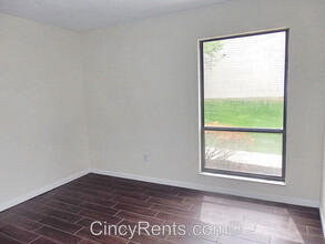7268 E Galbraith Rd, Unit B in Madeira, OH - Building Photo - Building Photo