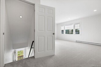 105 Florence St in Mamaroneck, NY - Building Photo - Building Photo