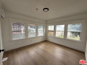 4501 S Budlong Ave in Los Angeles, CA - Building Photo - Building Photo