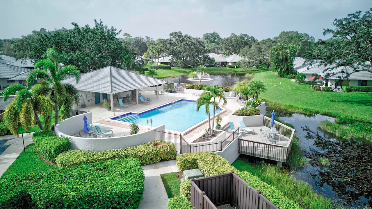 829 Club Dr in Palm Beach Gardens, FL - Building Photo