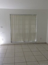 10820 N Kendall Dr-Unit -#S1 in Miami, FL - Building Photo - Building Photo