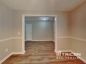 851 Red Oak Tree Dr in Fuquay Varina, NC - Building Photo - Building Photo
