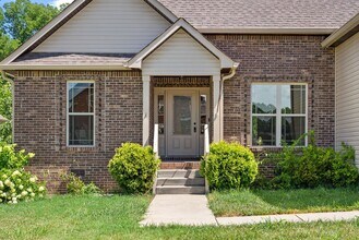 1029 Garner Hills Dr in Clarksville, TN - Building Photo - Building Photo