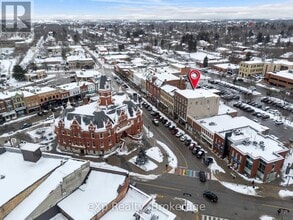 24 Wellington St in Stratford, ON - Building Photo - Building Photo
