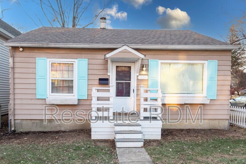 1128 Sterling St in Indianapolis, IN - Building Photo