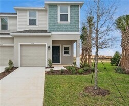 7619 WATERSCAPE Dr in Groveland, FL - Building Photo