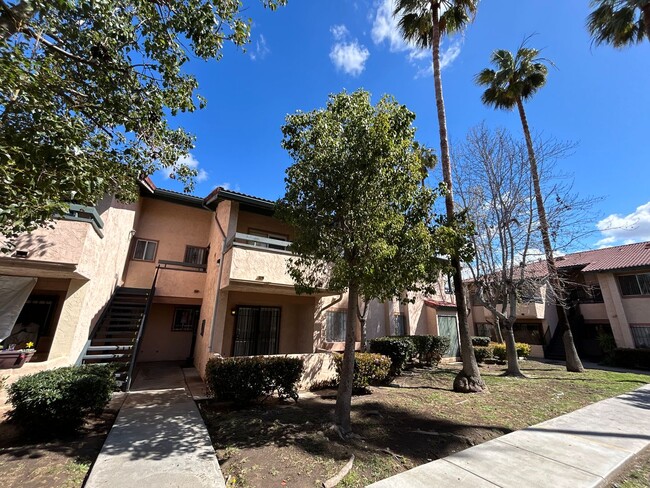879 W San Ysidro Blvd in San Diego, CA - Building Photo - Building Photo
