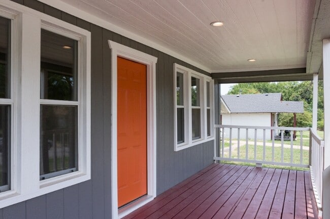 1319 NE 15th St in Oklahoma City, OK - Foto de edificio - Building Photo