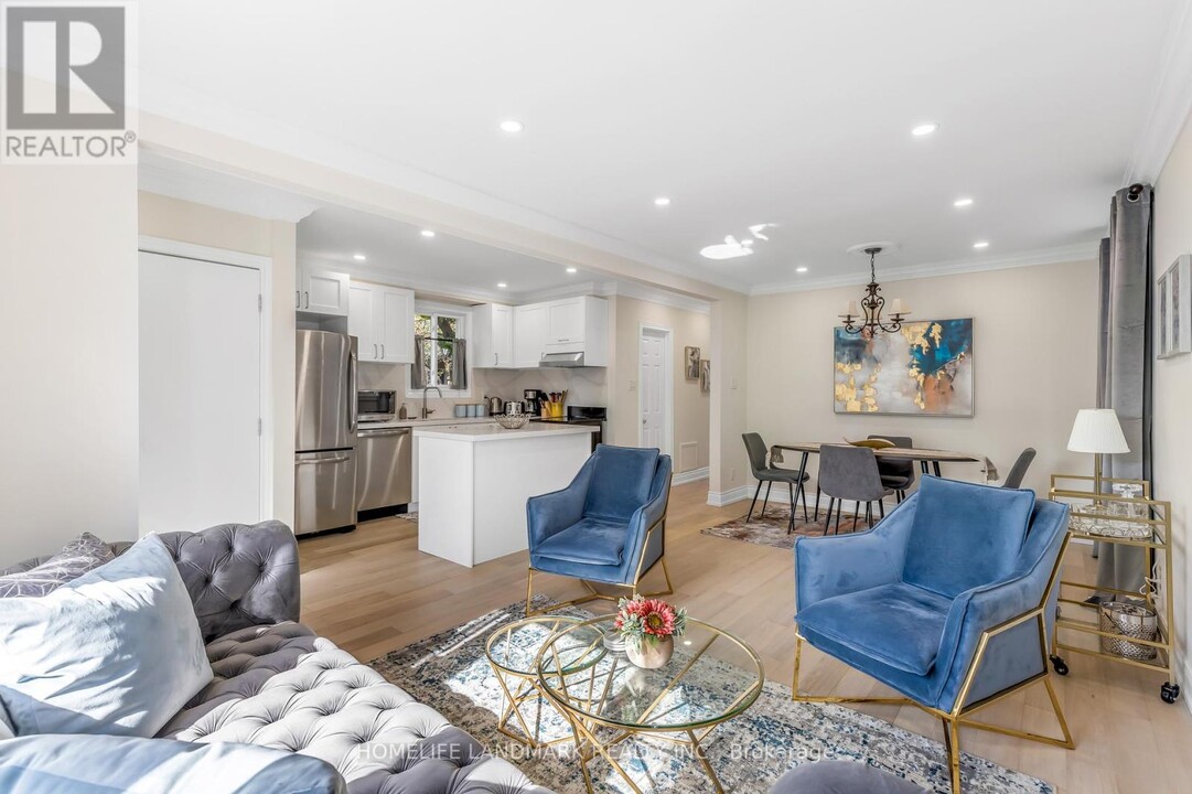 34 Ringley Ave in Toronto, ON - Building Photo