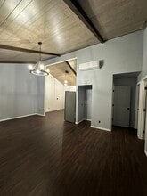 221 S Valley St in Ridgecrest, CA - Building Photo - Building Photo