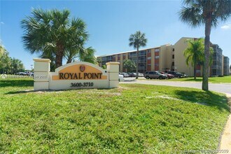 3600 NW 21st St in Lauderdale Lakes, FL - Building Photo - Building Photo