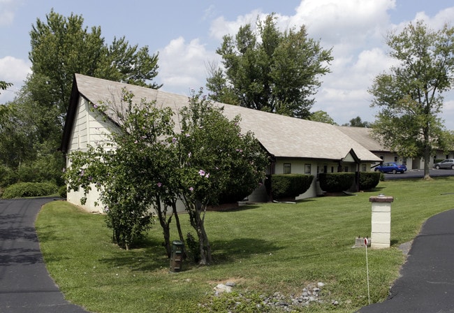 Plantation Garden Apartments in Middletown, VA - Foto de edificio - Building Photo