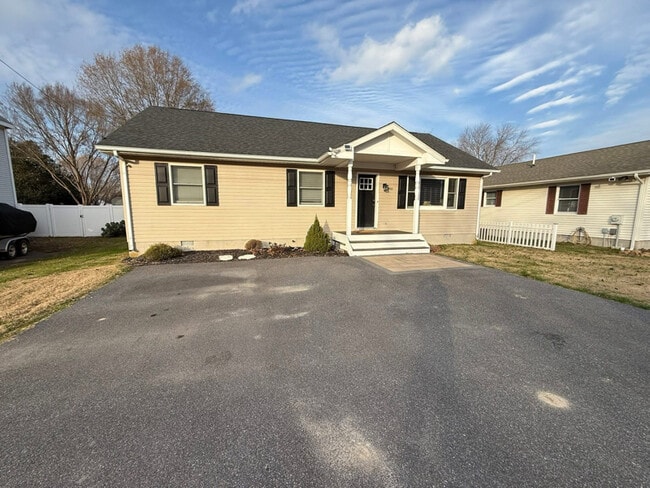 property at 12511 Salisbury Rd