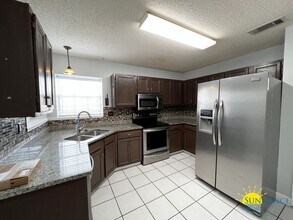 412 Apple Dr in Crestview, FL - Building Photo - Building Photo