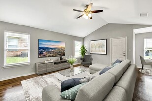 Mansion Creek in Tyler, TX - Building Photo