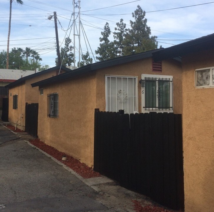 1718 Jefferson St in Bakersfield, CA - Foto de edificio