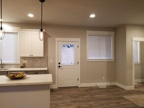 12984 SE Market St in Portland, OR - Building Photo - Building Photo