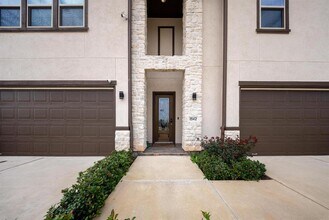 1942 Olivos St in Missouri City, TX - Building Photo - Building Photo