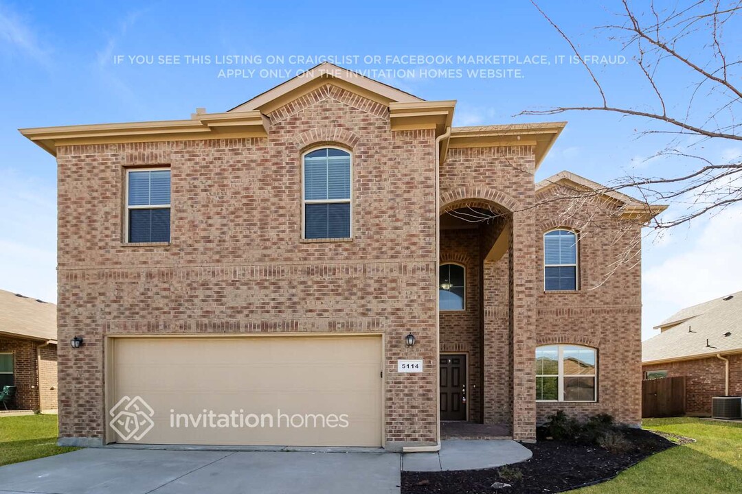 5114 Mountain View Dr in Krum, TX - Building Photo