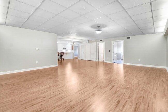 property at 118 W Mulberry St