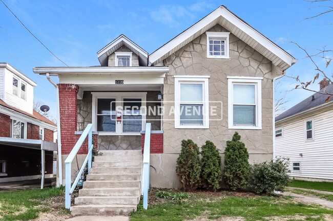 property at 1220 Manitau Ave
