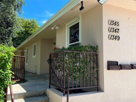 1347 NE 111th St in Miami, FL - Building Photo