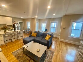 18 Chandler St, Unit 2 in Somerville, MA - Building Photo
