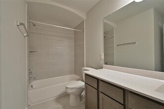 2266 Garden Square Path in Spring, TX - Foto de edificio - Building Photo