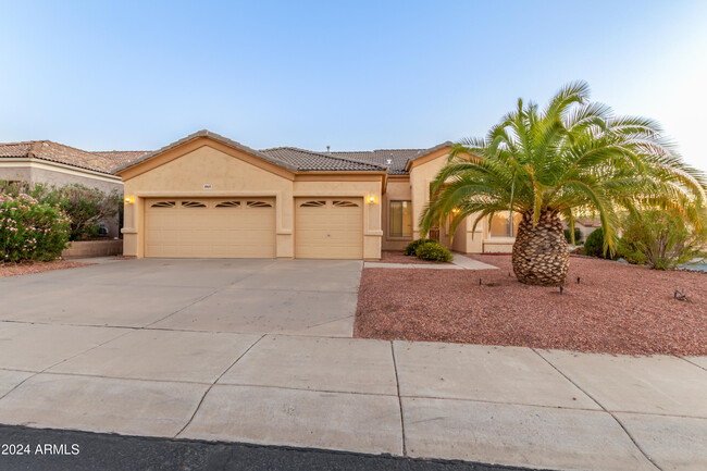 10615 W Deanna Dr in Peoria, AZ - Foto de edificio - Building Photo