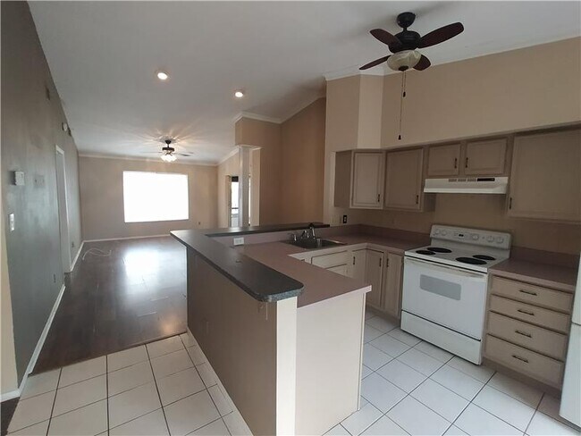145 Long Leaf Pine Cir in Sanford, FL - Foto de edificio - Building Photo